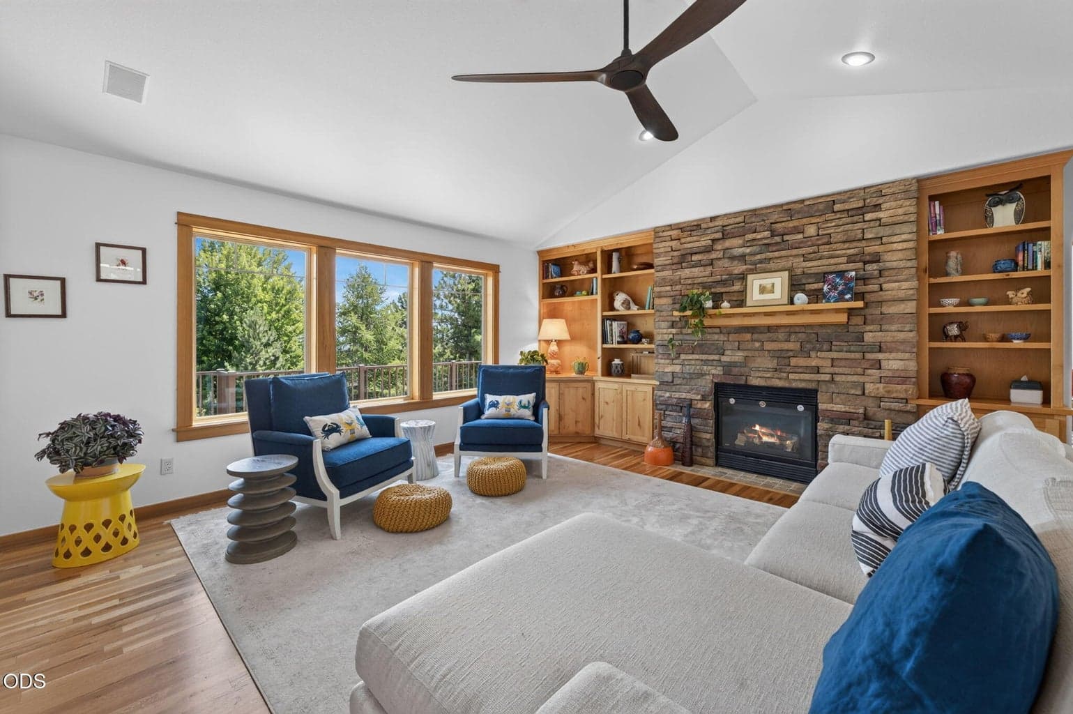 Photo of 577 NW Greyhawk Avenue 6 of 62