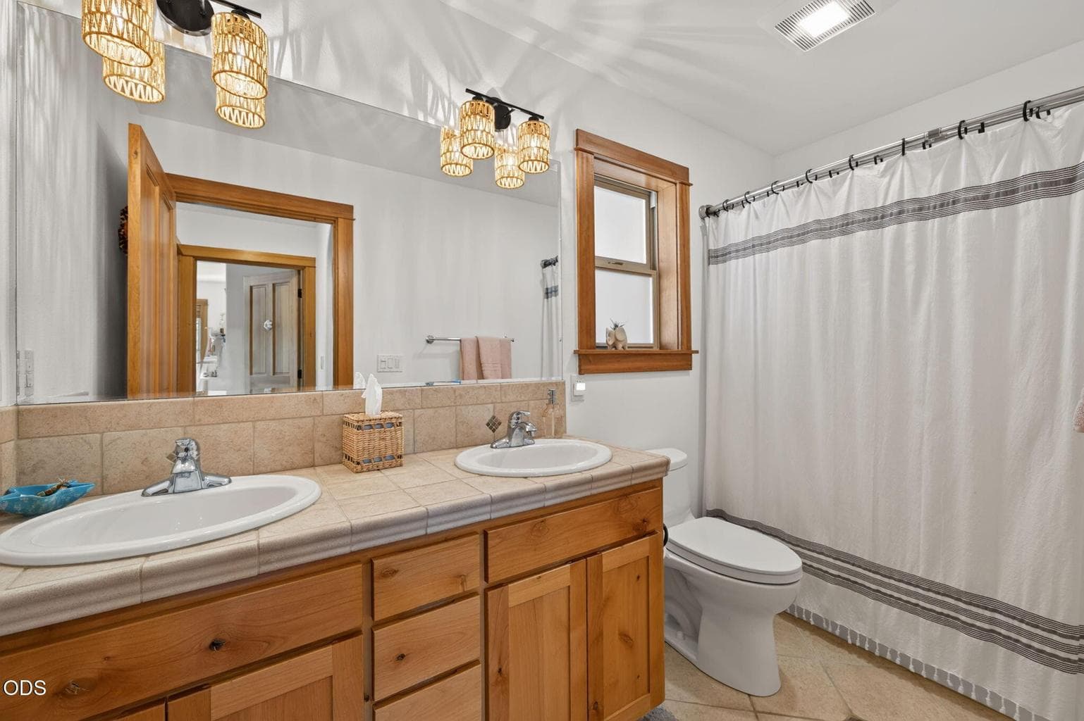 Photo of 577 NW Greyhawk Avenue 36 of 62