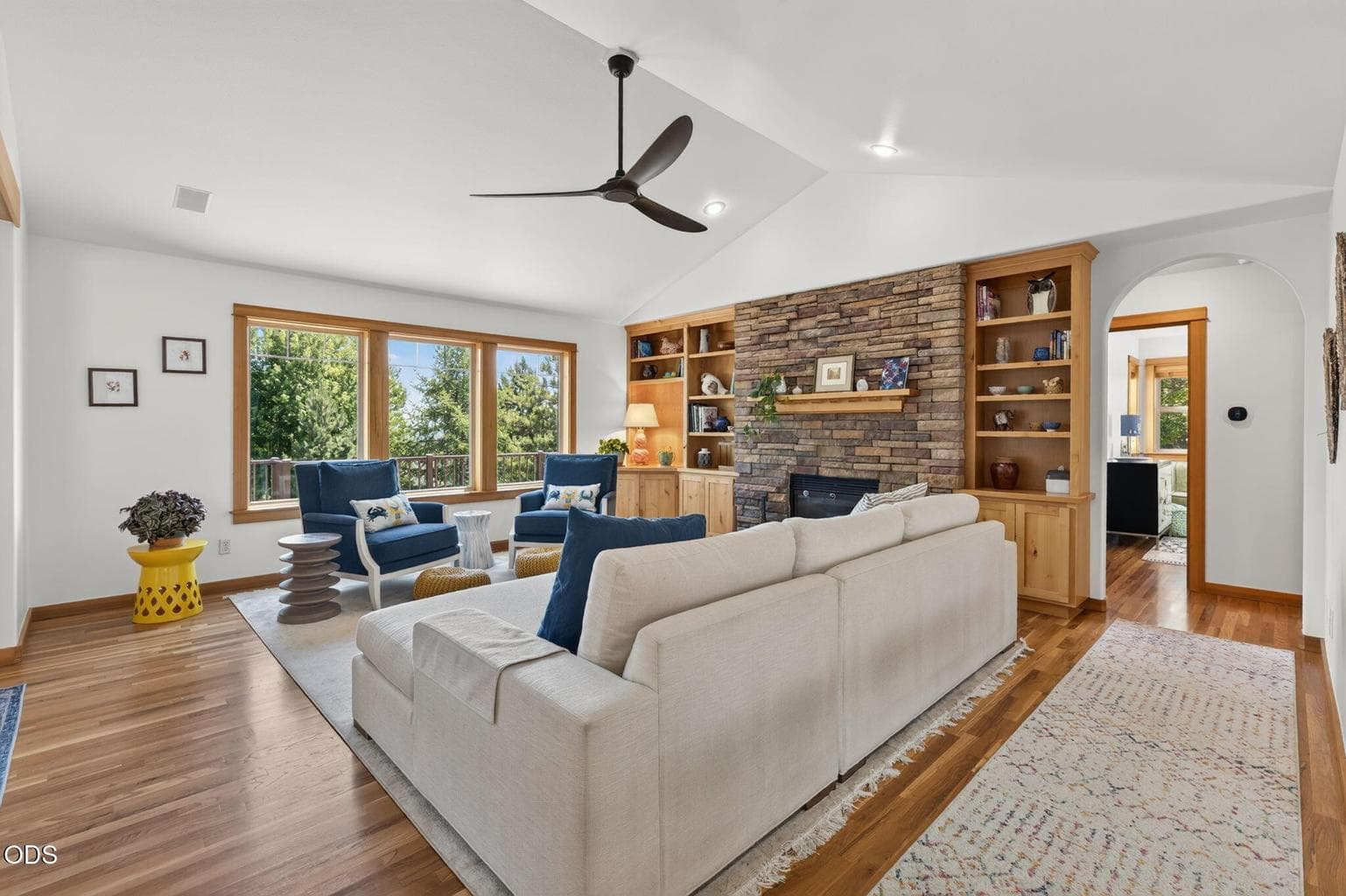 Photo of 577 NW Greyhawk Avenue 17 of 62
