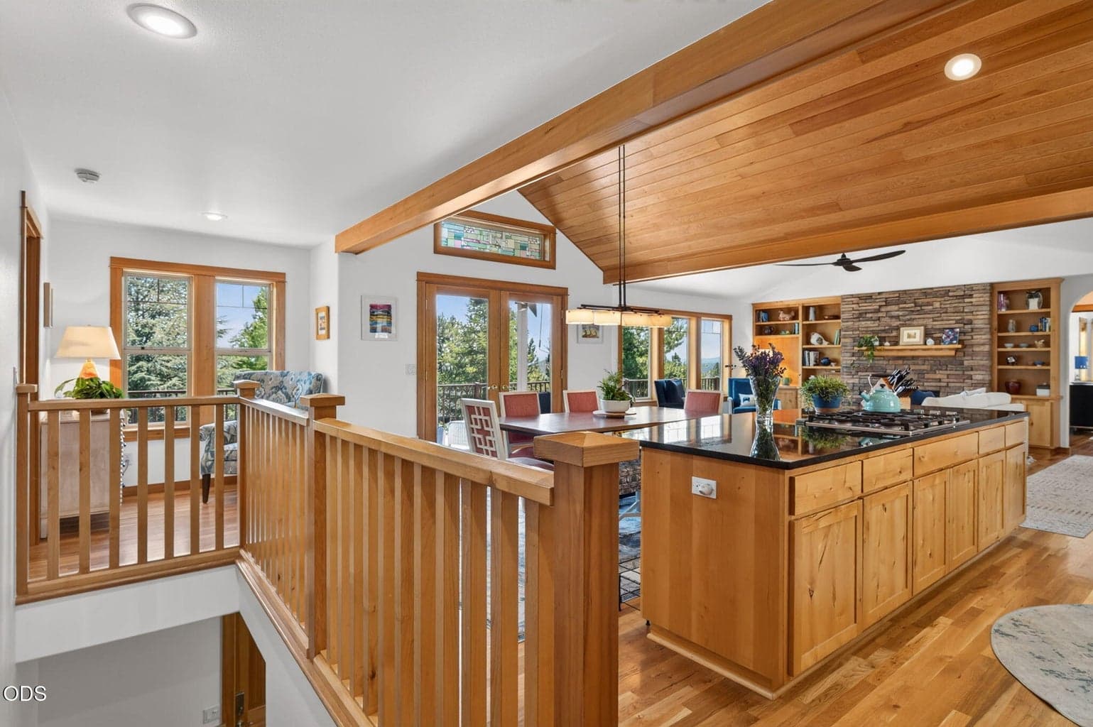 Photo of 577 NW Greyhawk Avenue 11 of 62