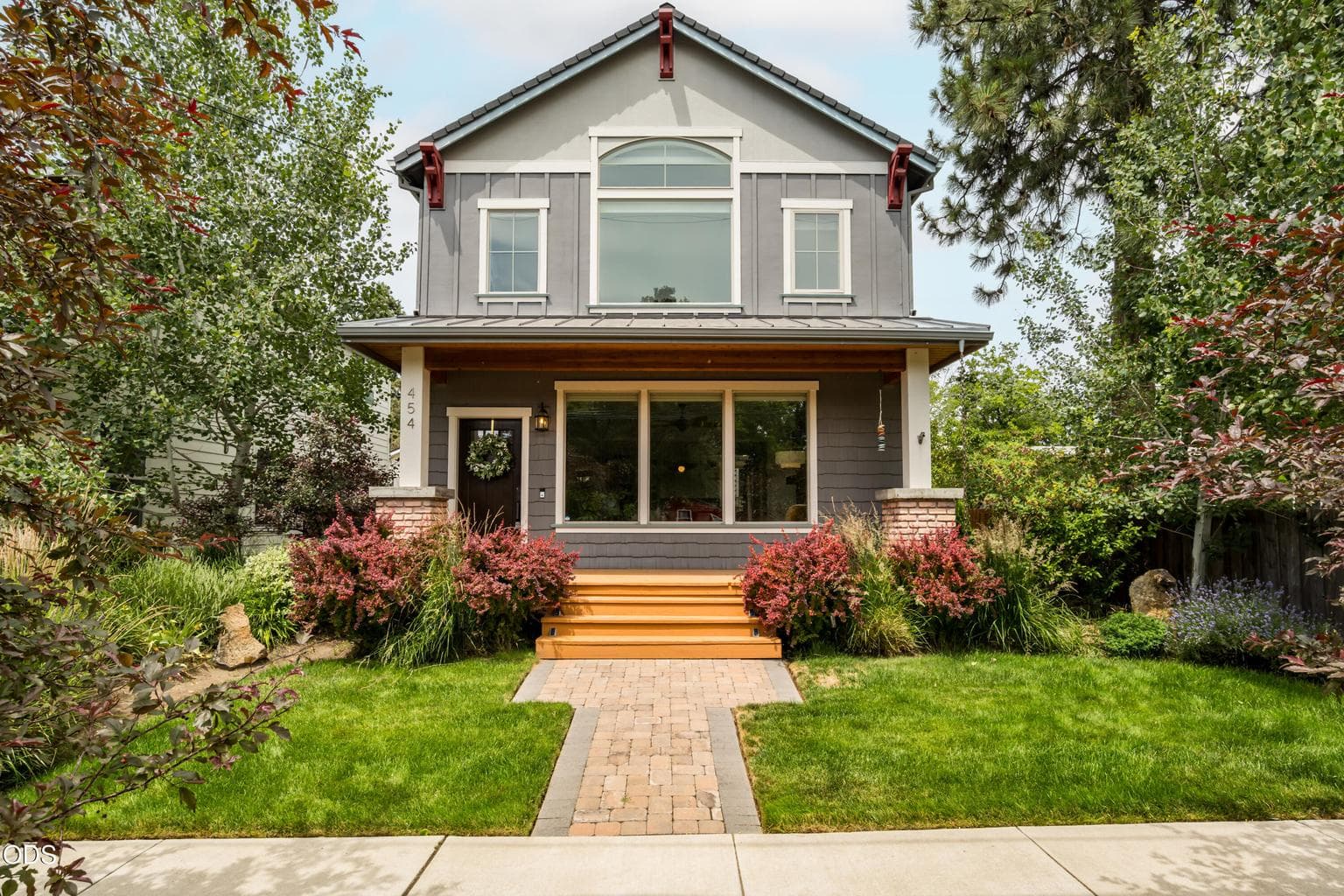 Photo of 454 Burnside Avenue 1 of 58