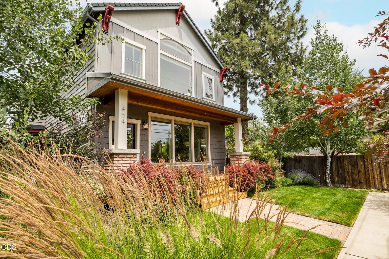 Photo of 454 Burnside Avenue 5 of 58
