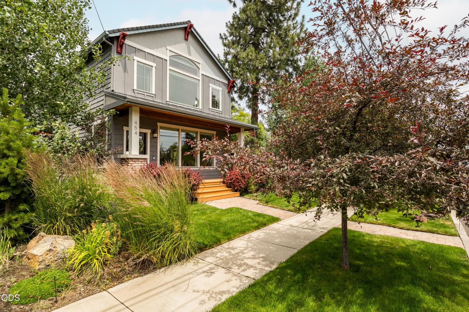 Photo of 454 Burnside Avenue 3 of 58