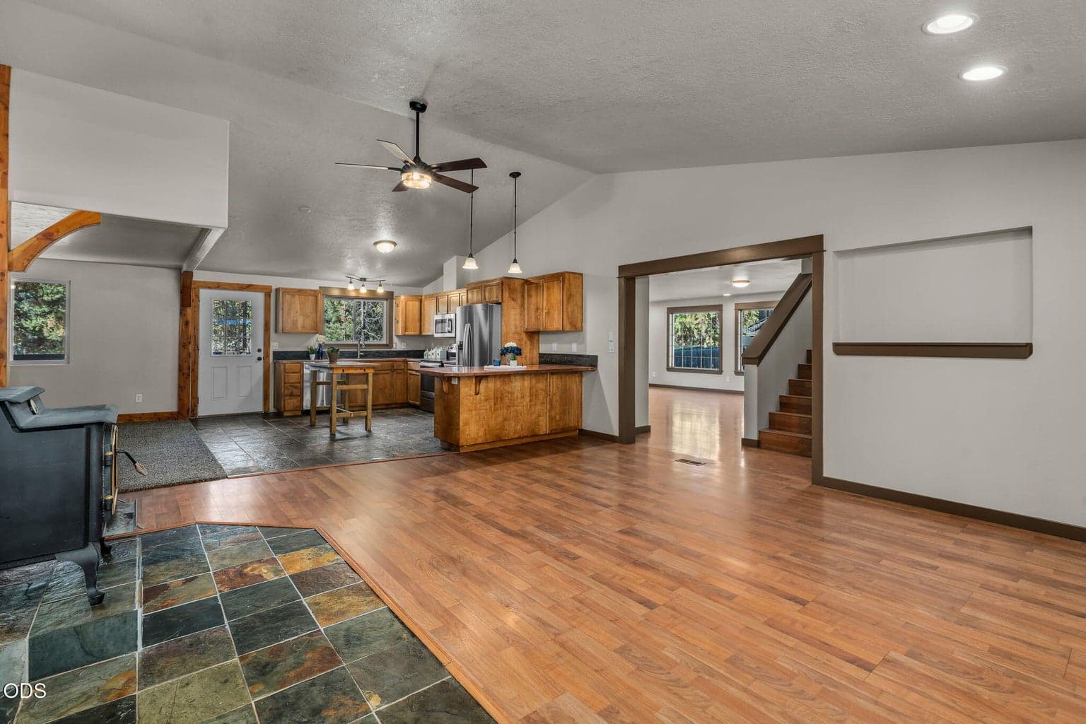 Photo of 17065 Oxnard Road 39 of 47