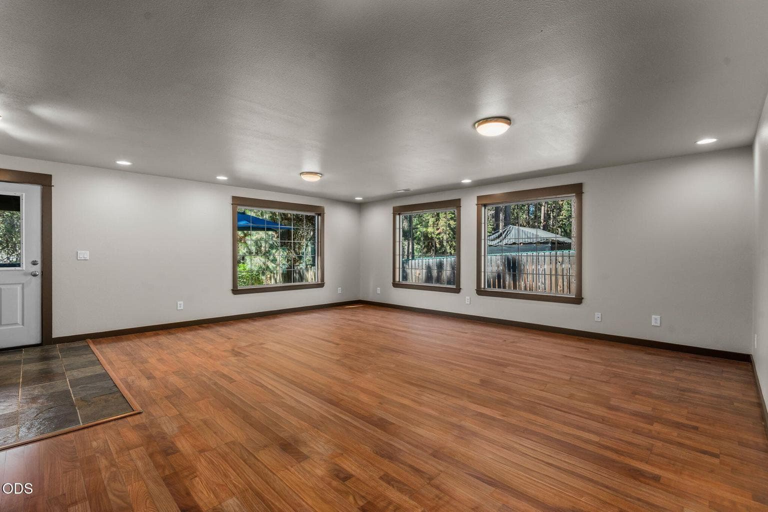 Photo of 17065 Oxnard Road 40 of 47