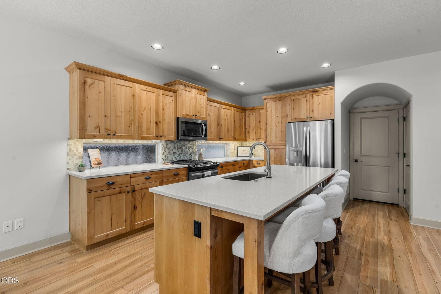 Photo of 1713 NW Precision Lane 6 of 28