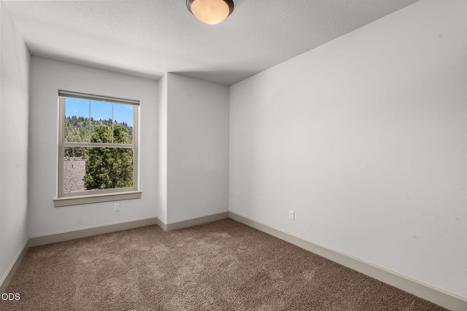 Photo of 1713 NW Precision Lane 18 of 28