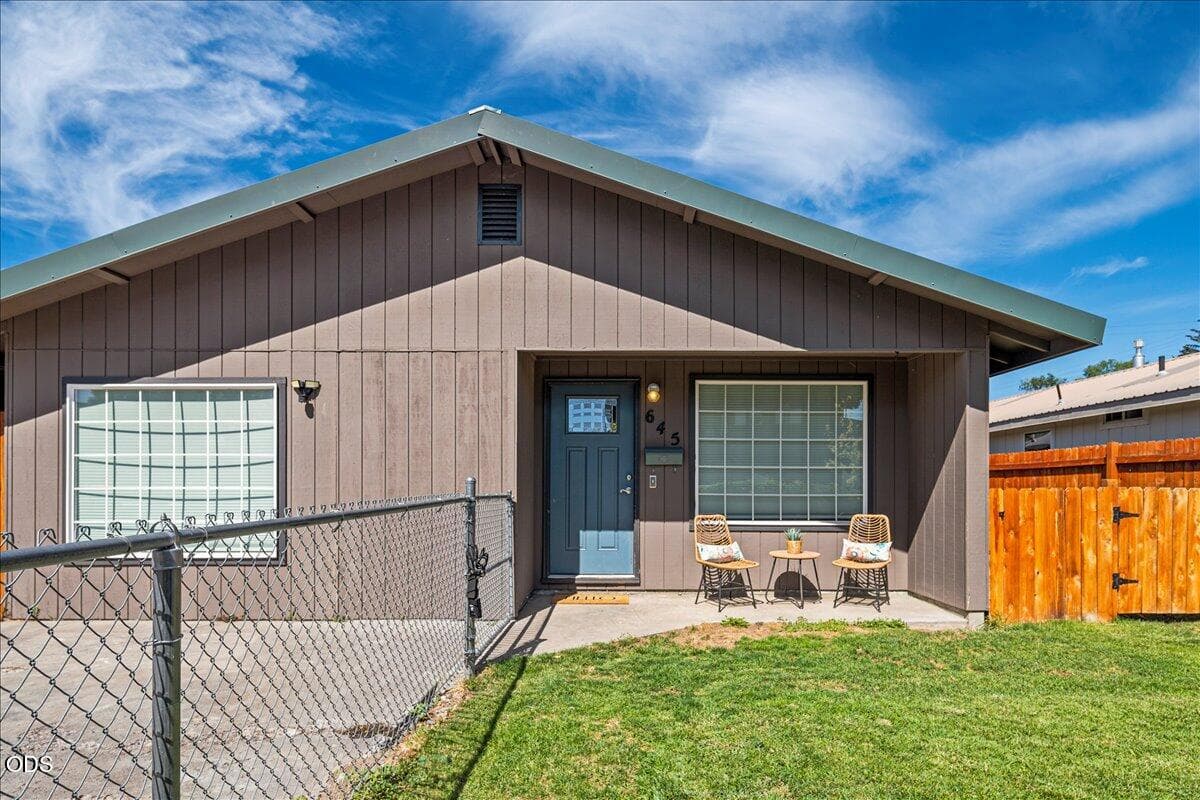 Photo of 645 7th Street 3 of 37