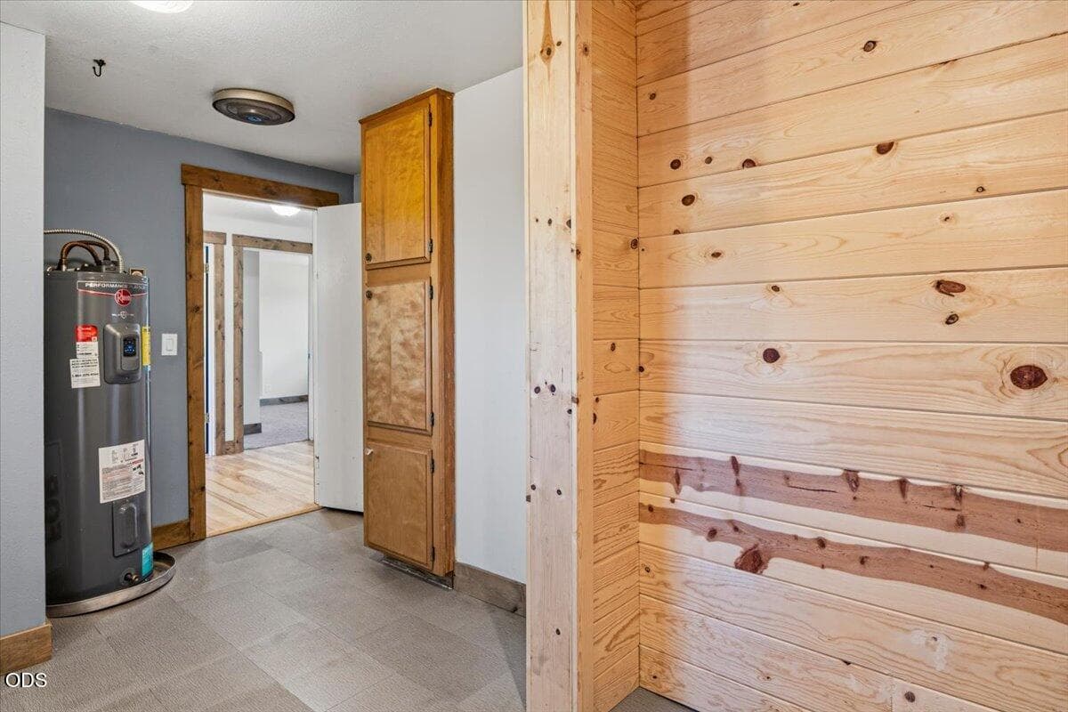 Photo of 645 NW 7th Street 21 of 36