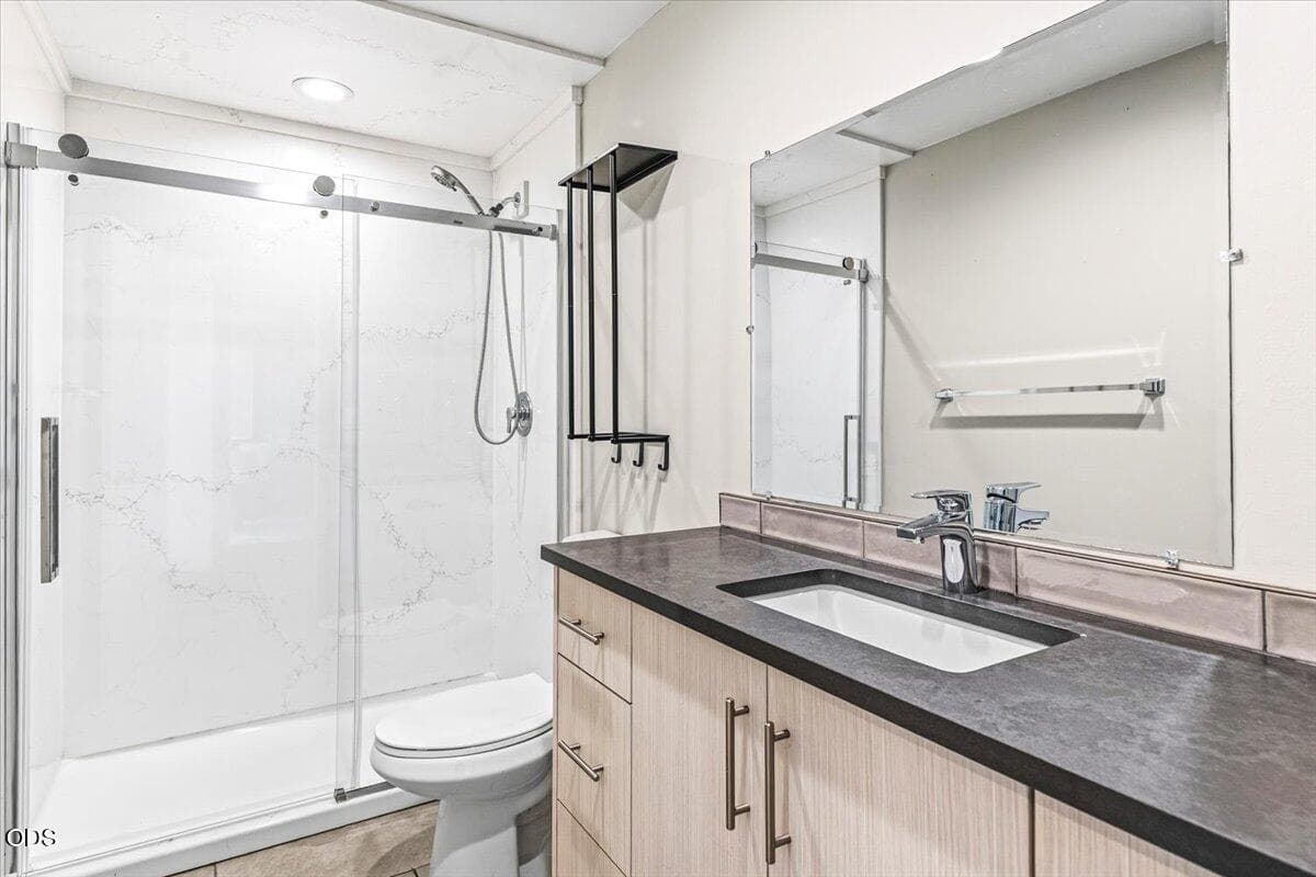 Photo of 645 NW 7th Street 26 of 36
