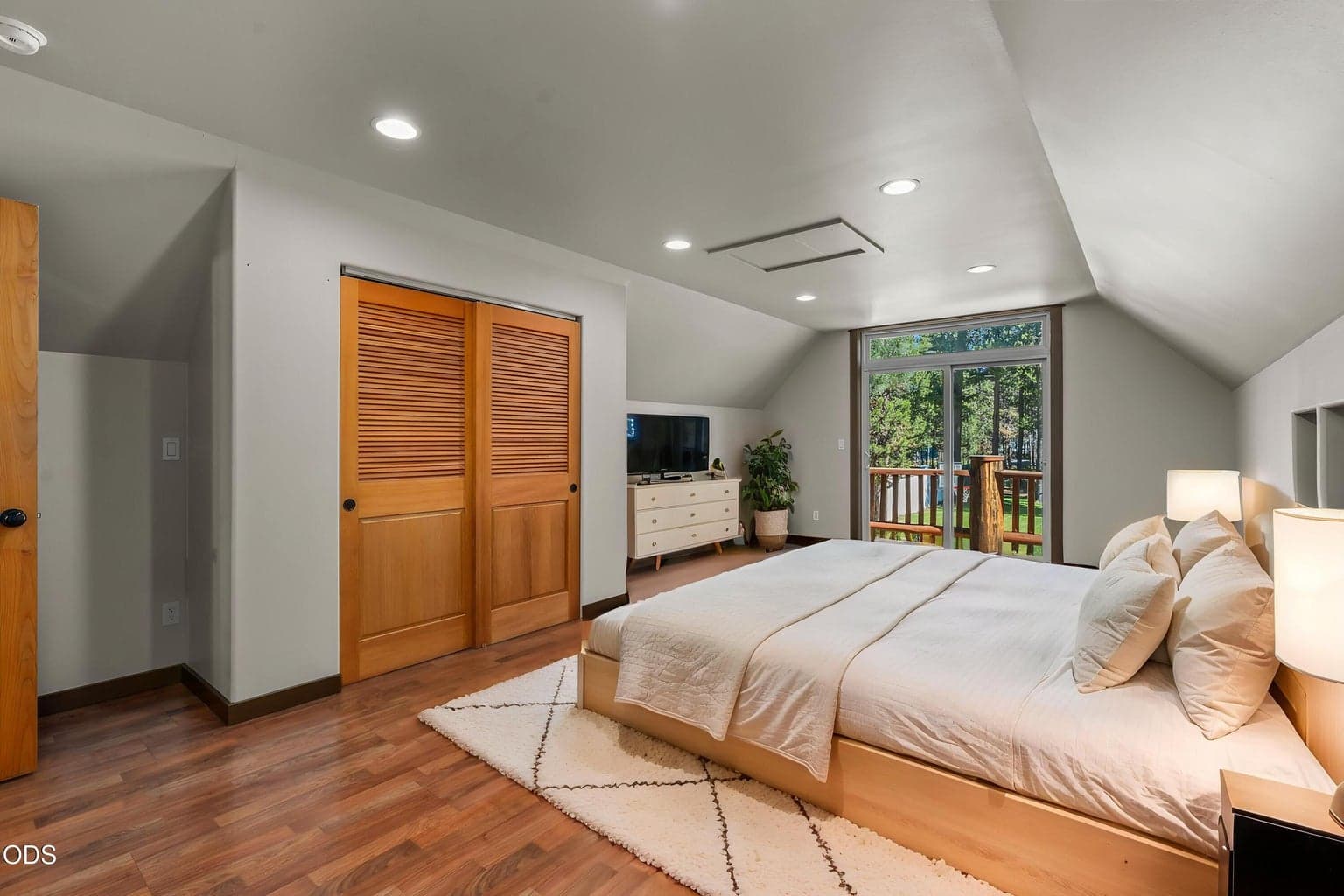 Photo of 17065 Oxnard Road 16 of 47