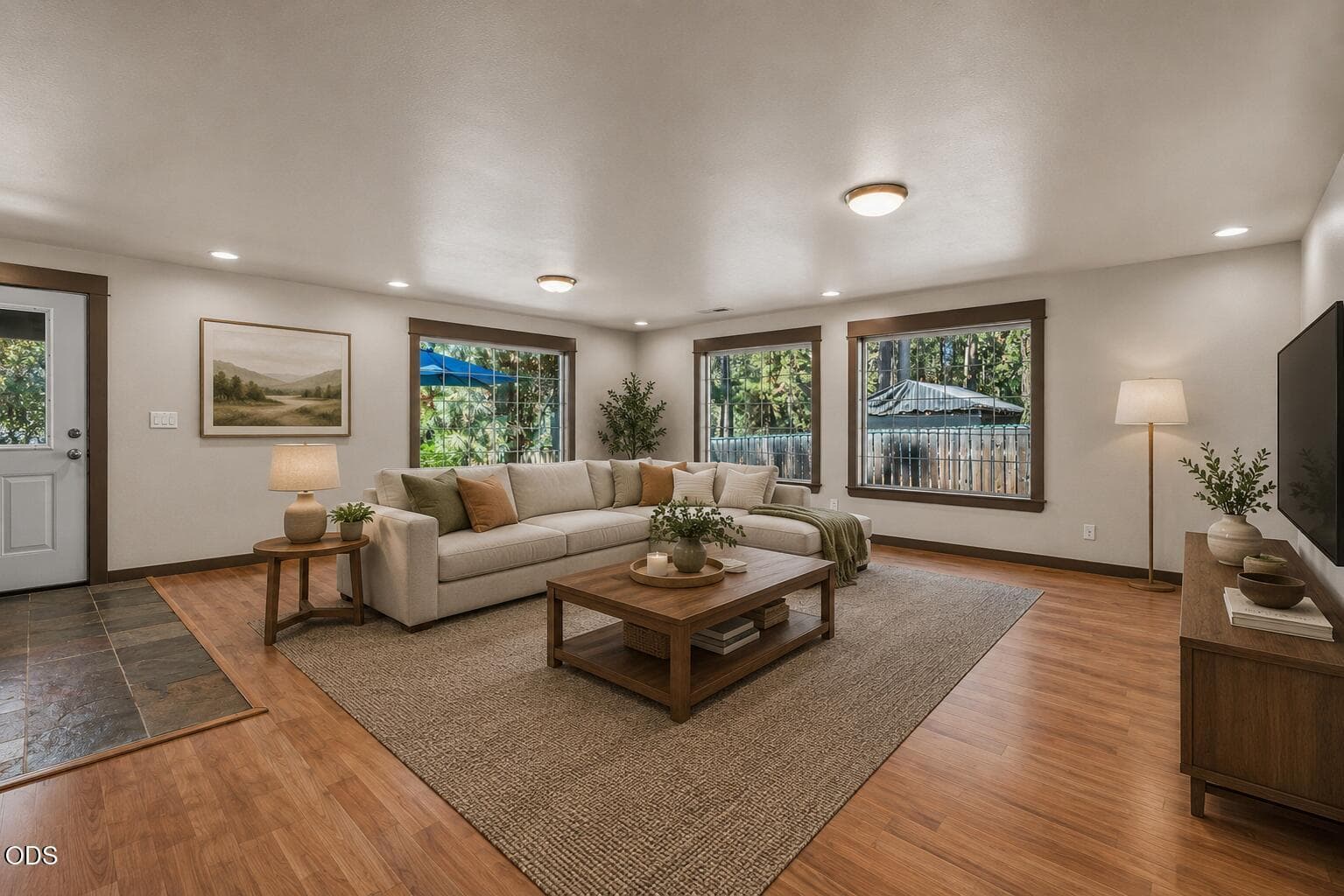 Photo of 17065 Oxnard Road 4 of 47