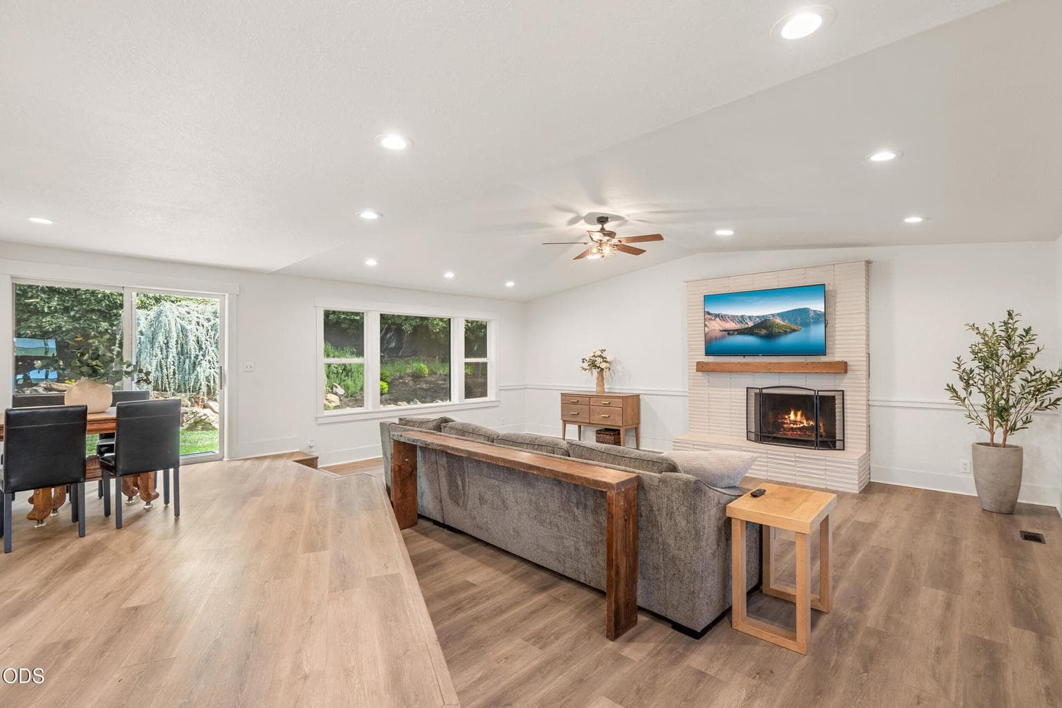 Photo of 524 Berkeley Way 3 of 50