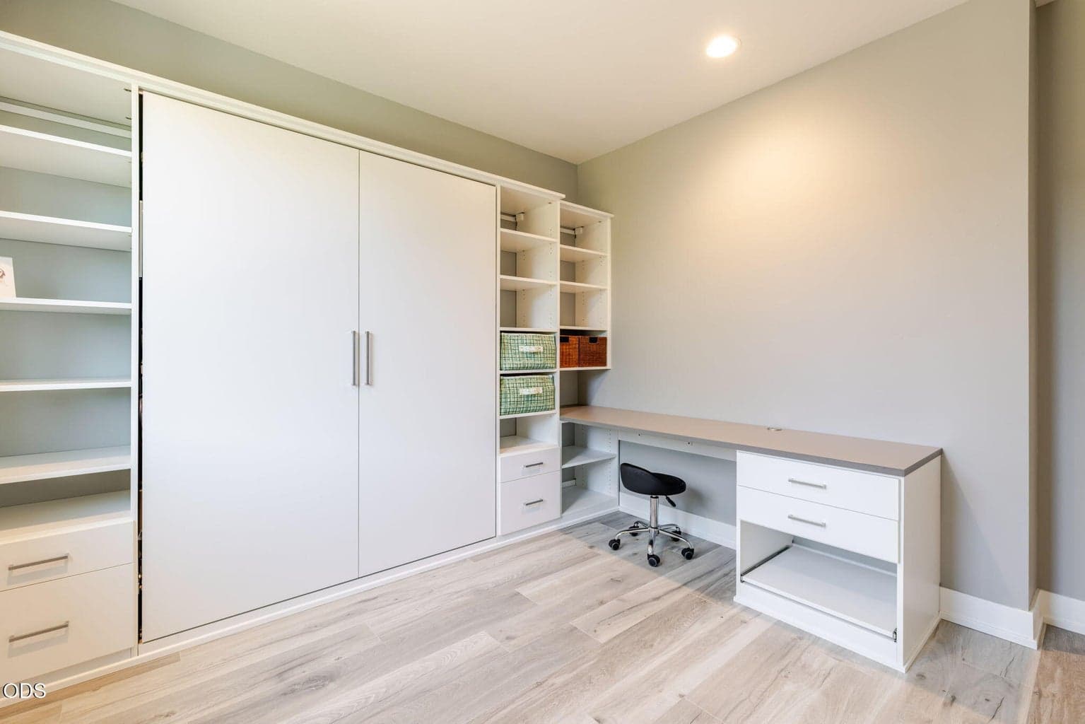 Murphy Bed & Desk