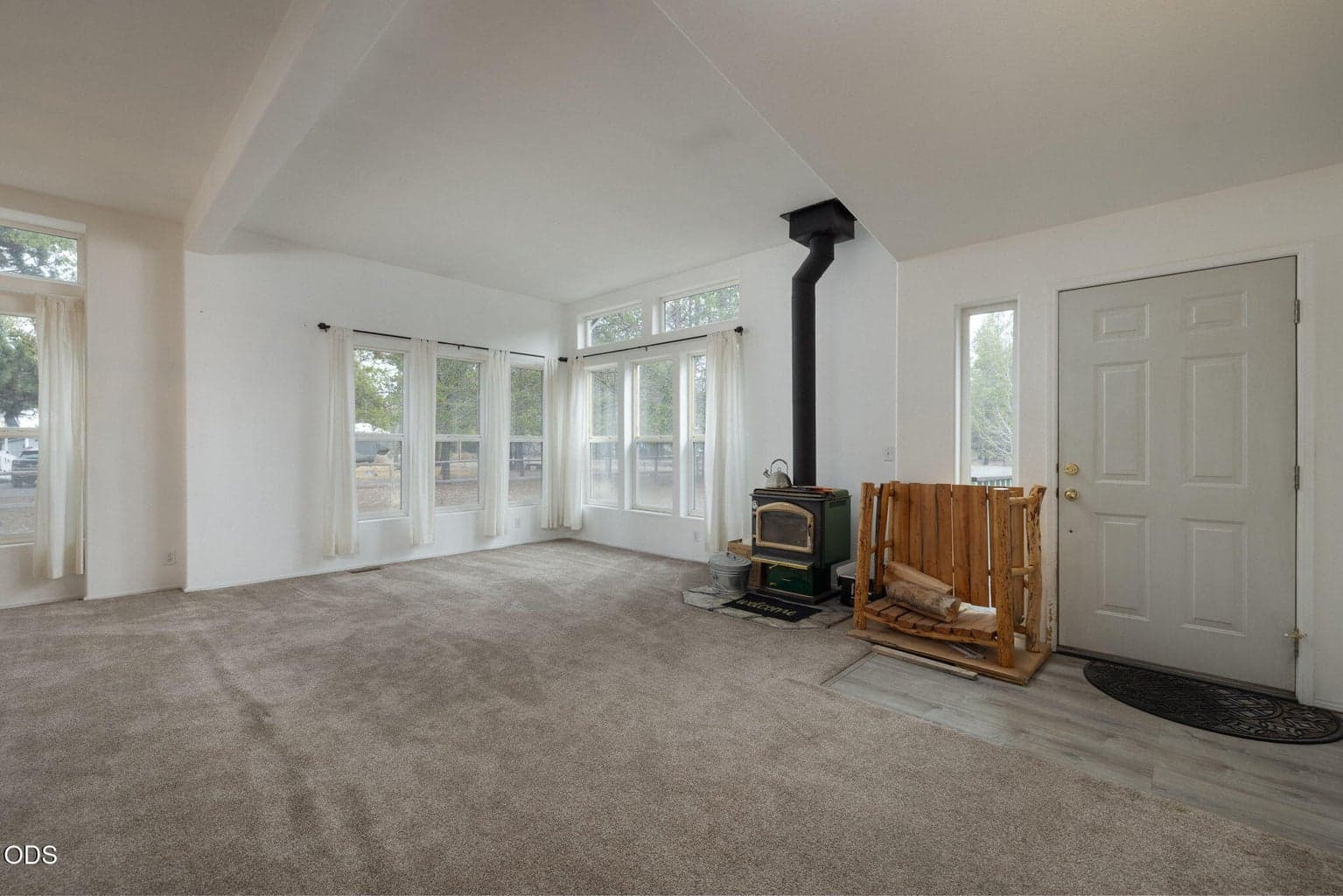 Photo of 15728 Eastwind Court 7 of 40