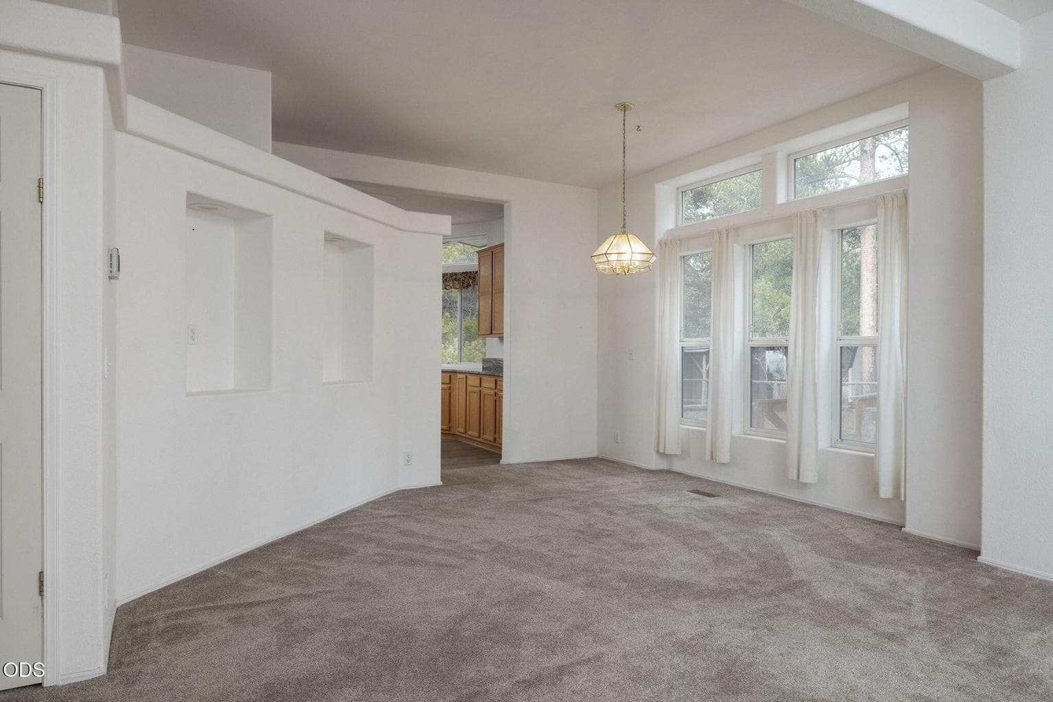 Photo of 15728 Eastwind Court 8 of 40