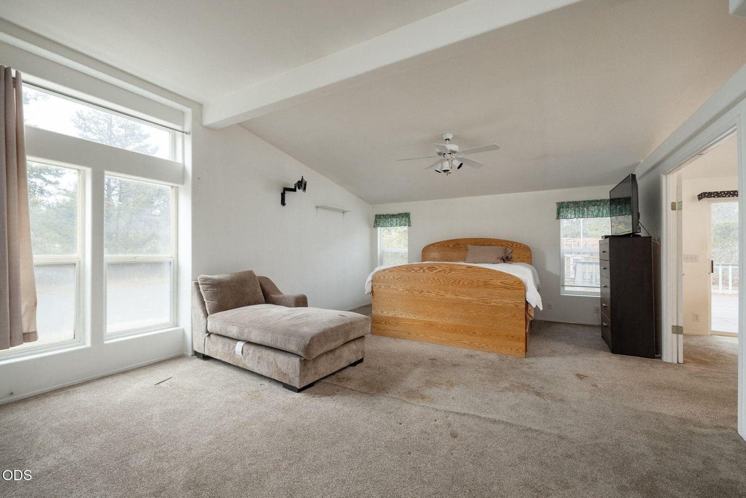 Photo of 15728 Eastwind Court 21 of 40