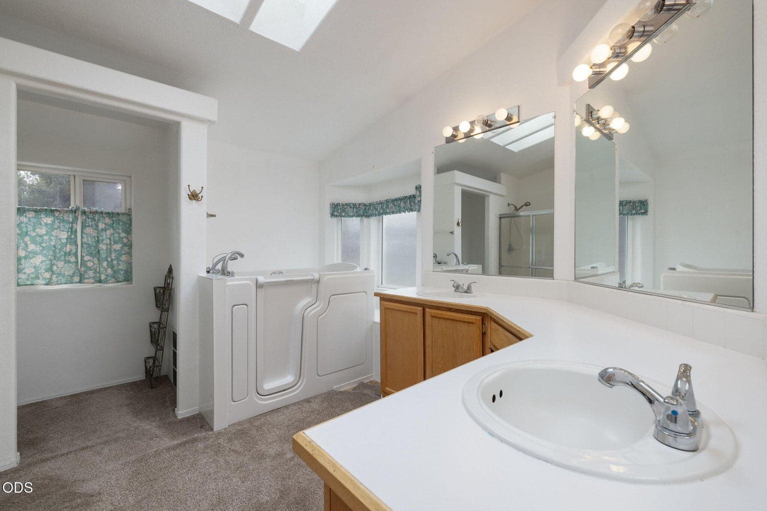 Photo of 15728 Eastwind Court 23 of 40