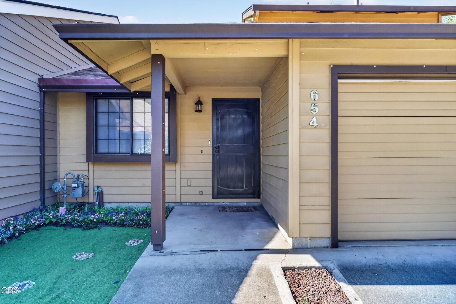 Photo of 654 Golden Lane 3 of 24