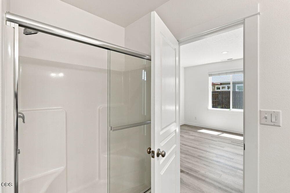 Photo of 2502 NW Glen Oak Avenue 24 of 35