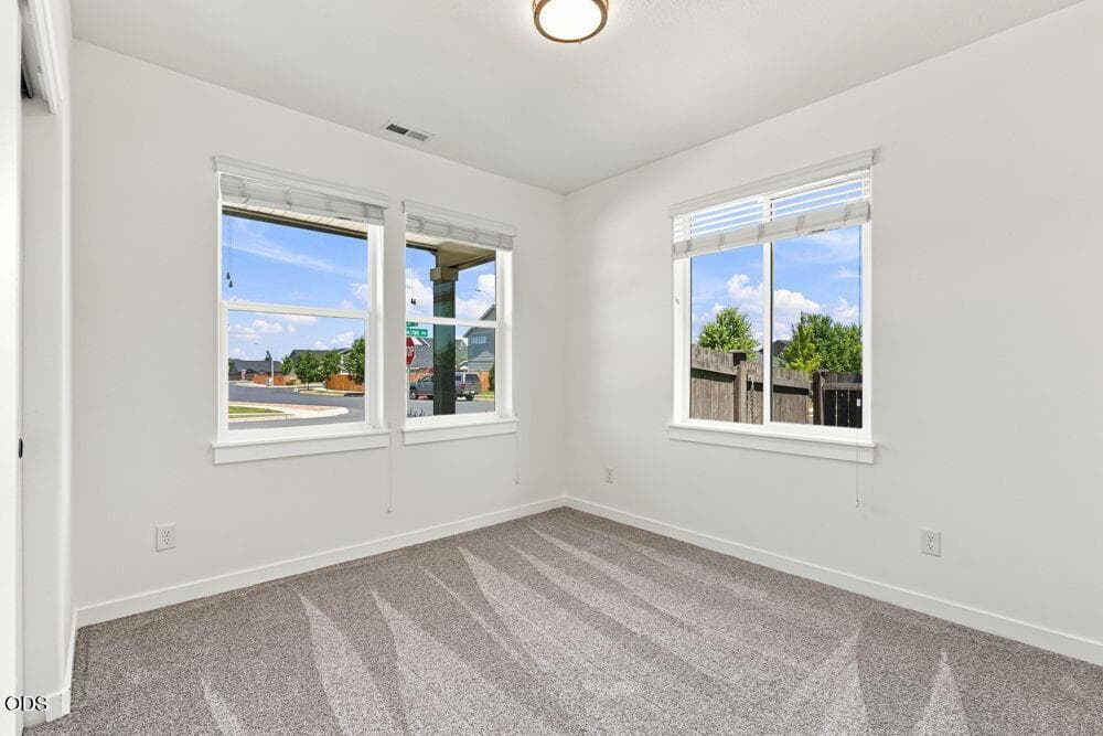 Photo of 2502 NW Glen Oak Avenue 26 of 35