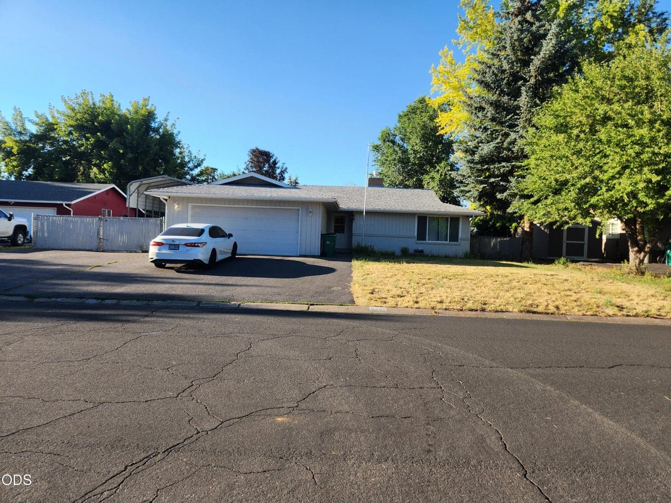 Photo of 5201 Laurelwood Drive 2 of 40