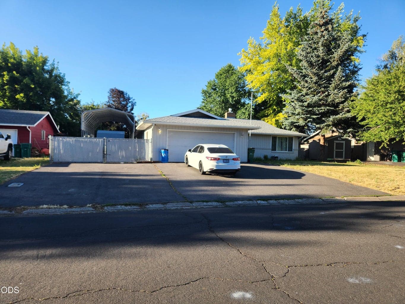 Photo of 5201 Laurelwood Drive 3 of 40