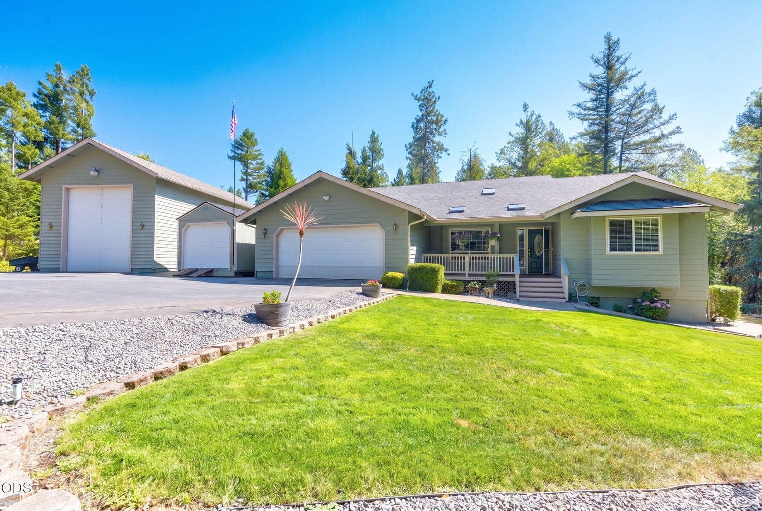Photo of 141 Lappland Drive 3 of 61