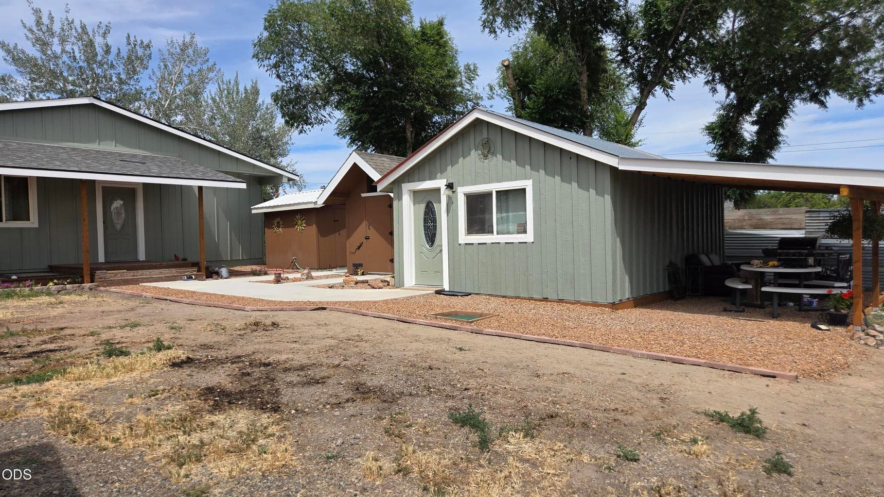 Photo of 3806 Butte Lane 2 of 9
