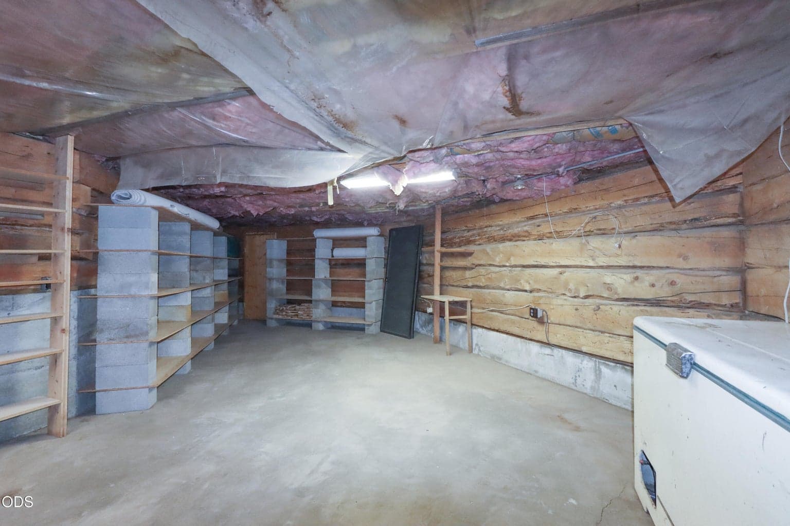 Workshop Area Attached Garage