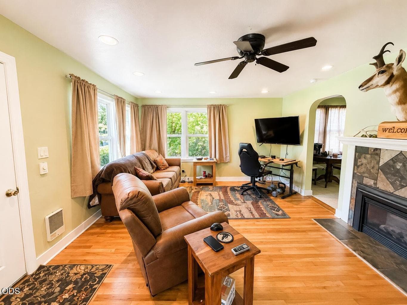 Photo of 445 Fairview Street 3 of 14