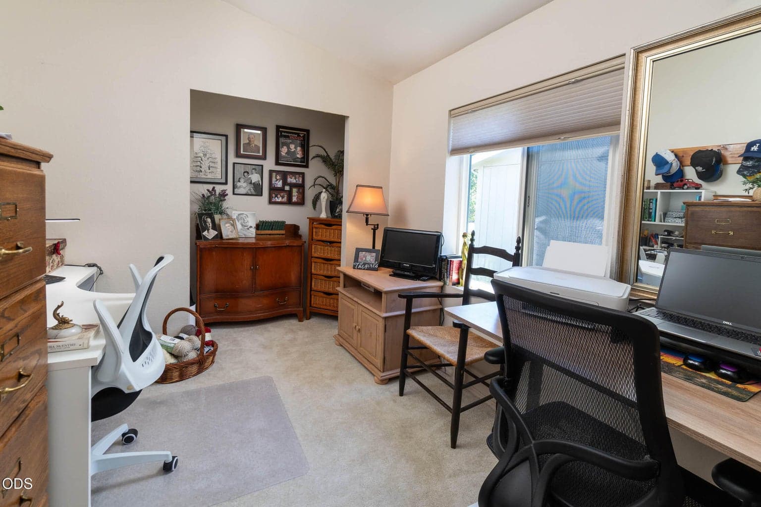 3rd bedroom, currently used as a double office, so convenient.