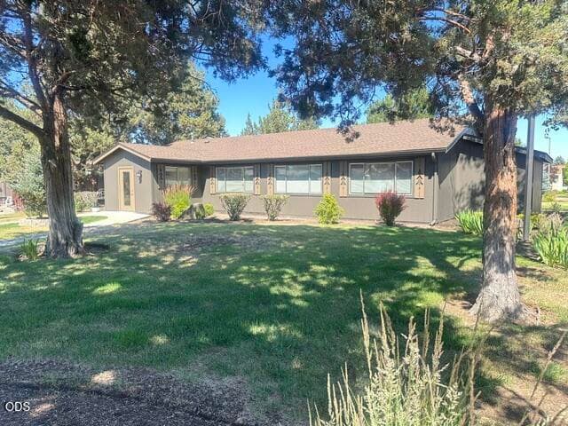Nice clubhouse for residents. Meet up for games, gatherings, parties, or holidays.