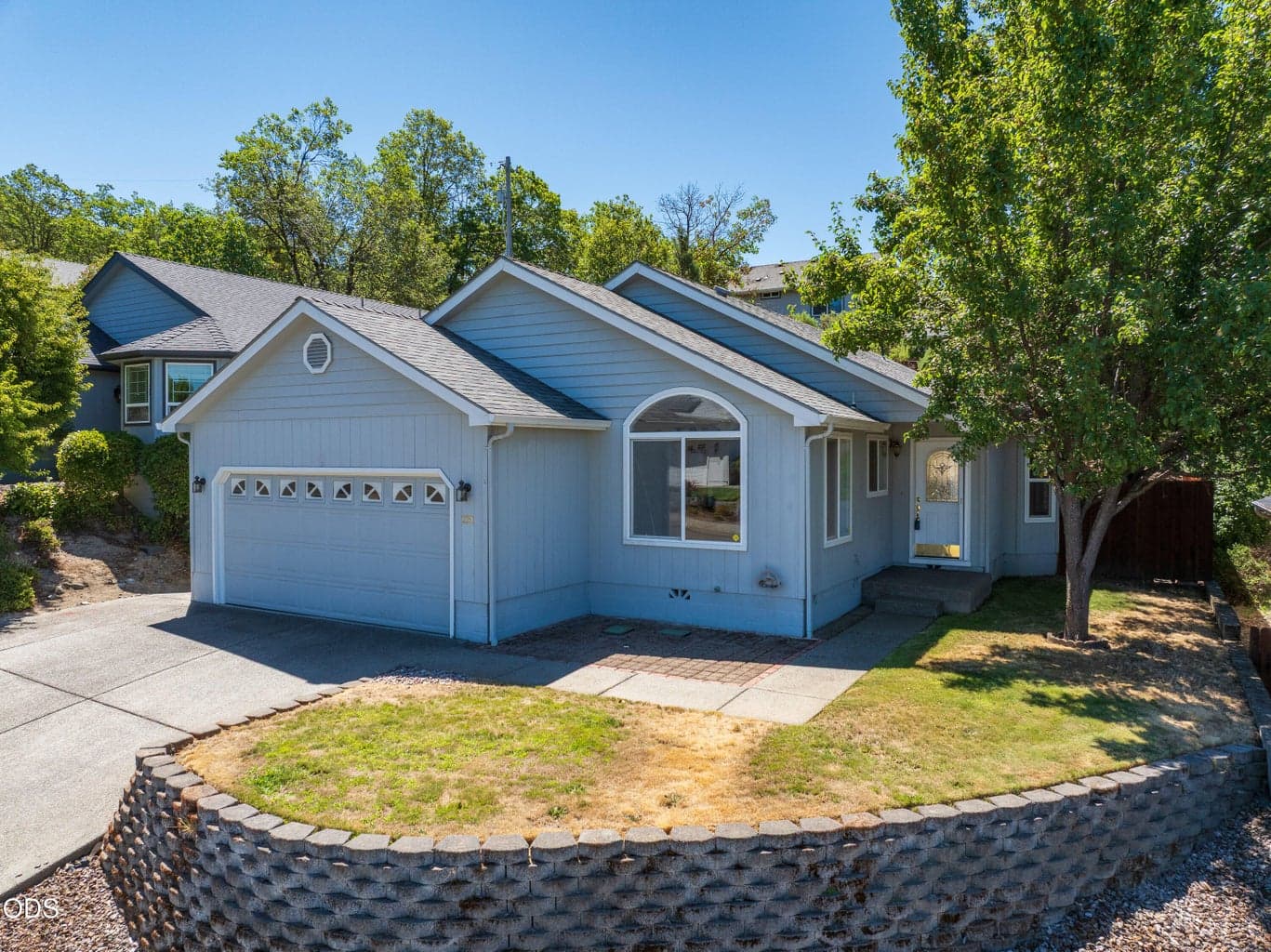 Photo of 231 Independence Drive 1 of 34
