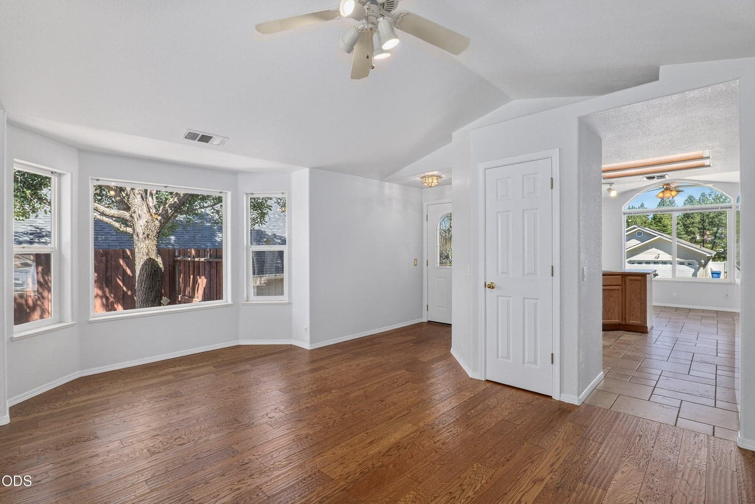 Photo of 231 Independence Drive 3 of 34