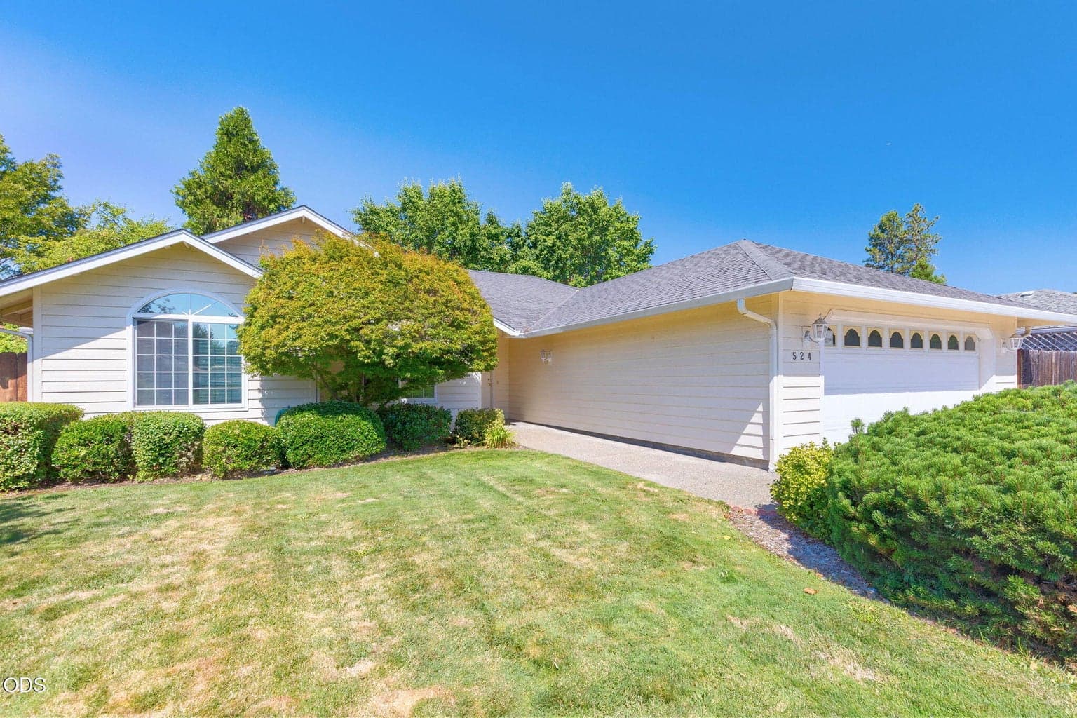 Photo of 524 Anique Lane 3 of 28