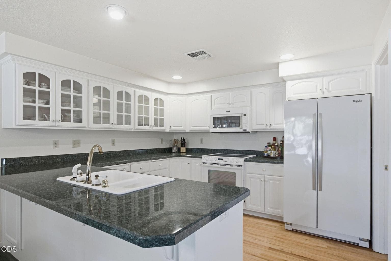 Photo of 524 Anique Lane 4 of 28