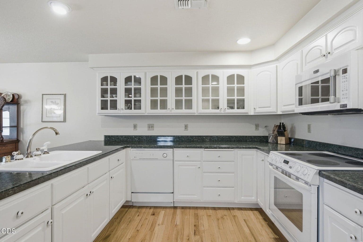 Photo of 524 Anique Lane 5 of 28