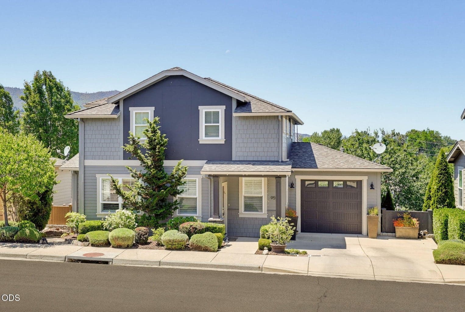 Photo of 955 Overlook Drive 4 of 51