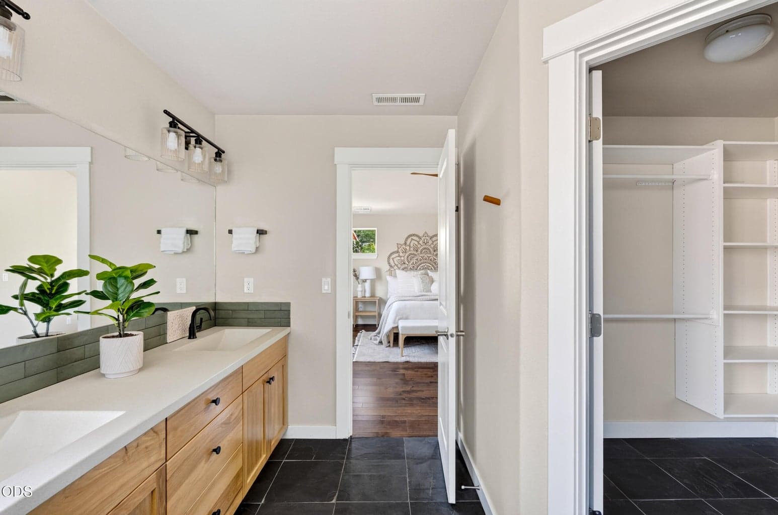 Photo of 1860 NE Altura Drive 13 of 22