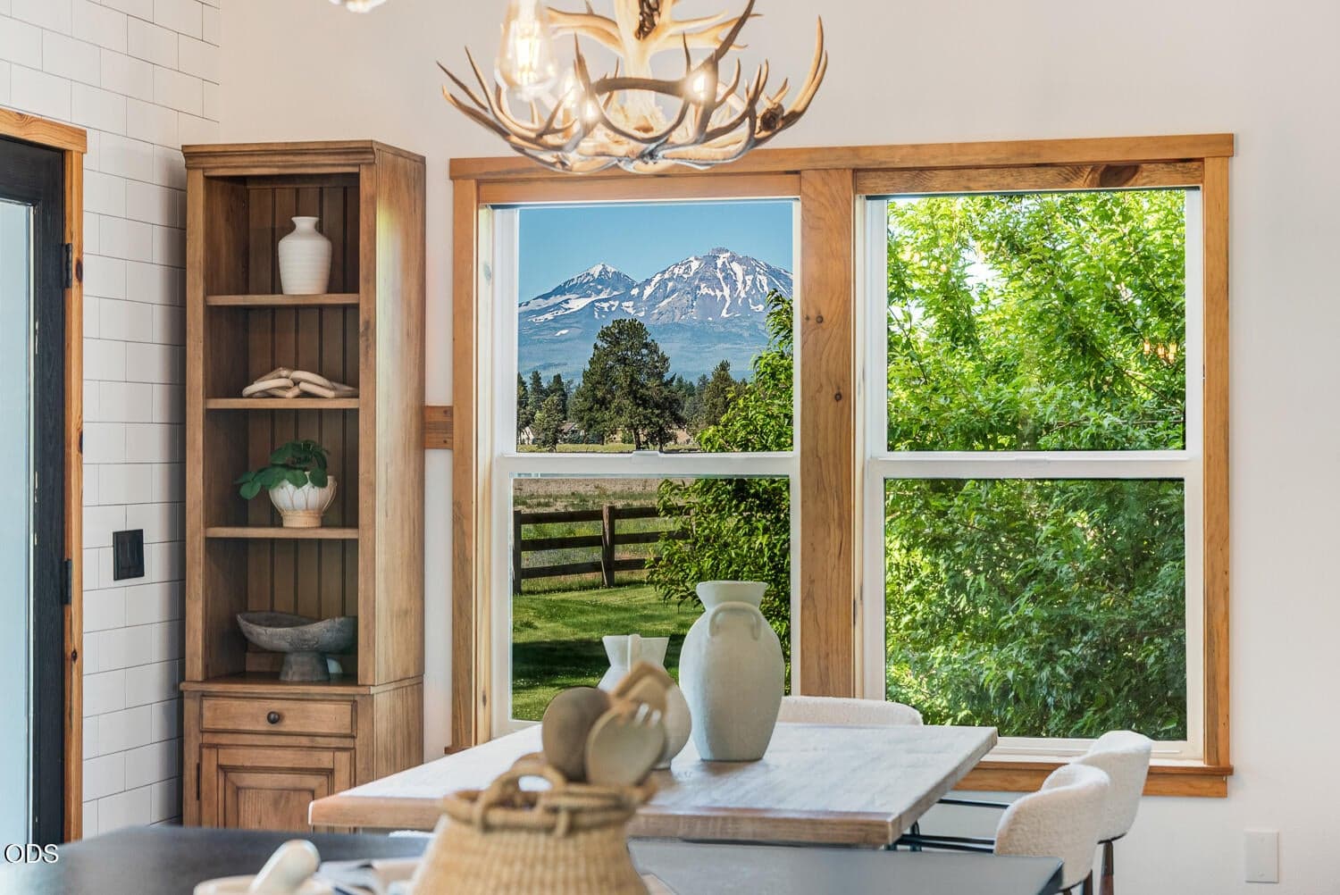 Even takeout is good with this view.