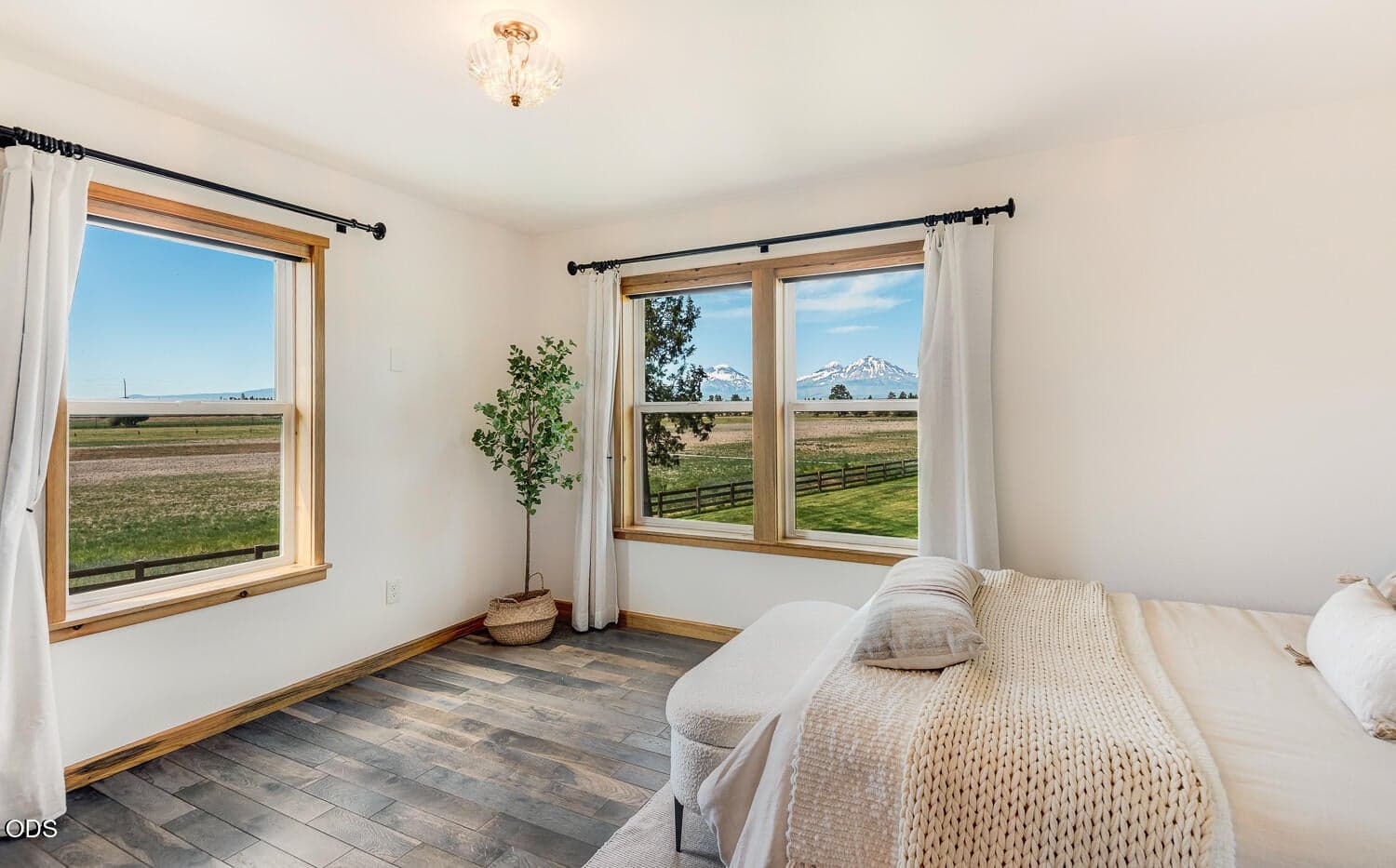 Wake up to those views.