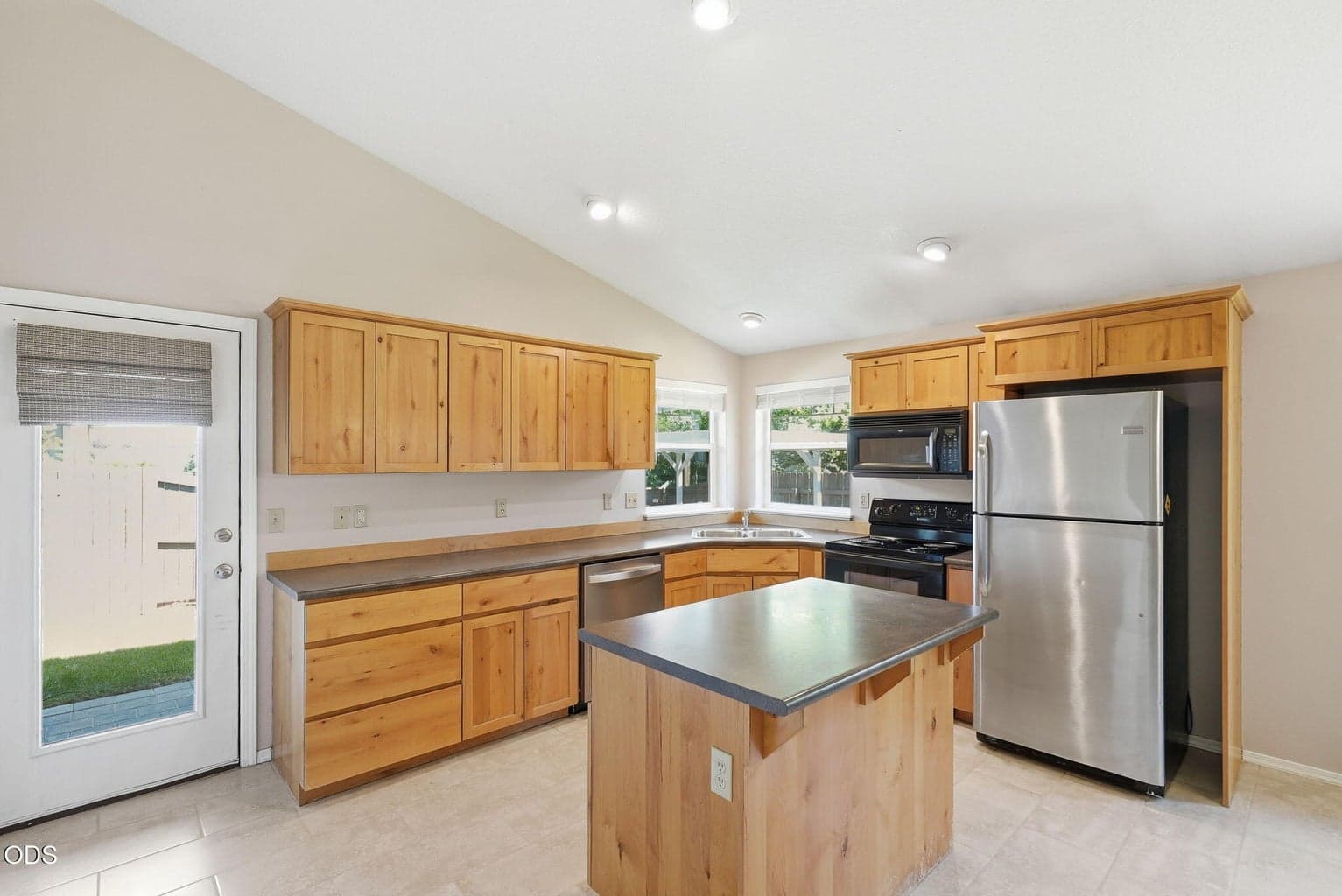 Photo of 408 NW 24th Place 11 of 32