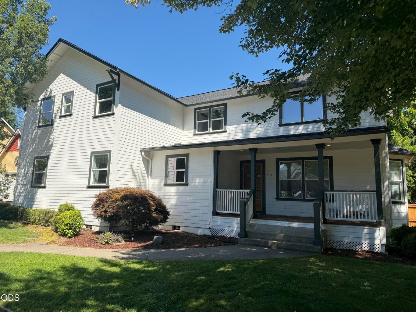 Photo of 975 Beverly Way 2 of 3