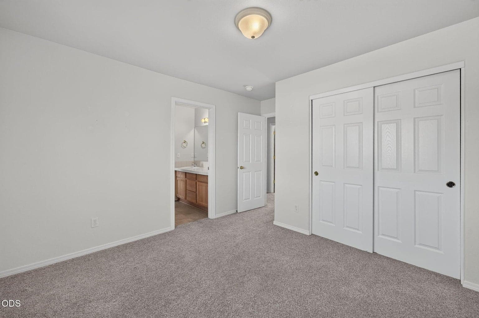 Photo of 2836 NE Sedalia Loop 9 of 19