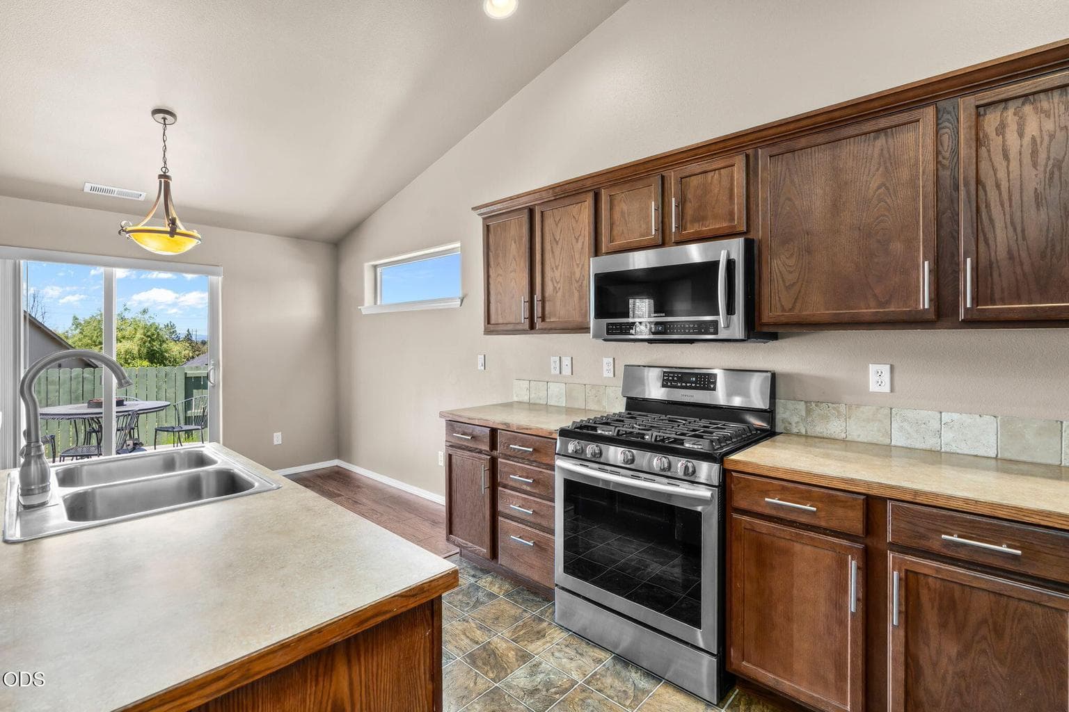 Photo of 339 SW 33rd Drive 8 of 26