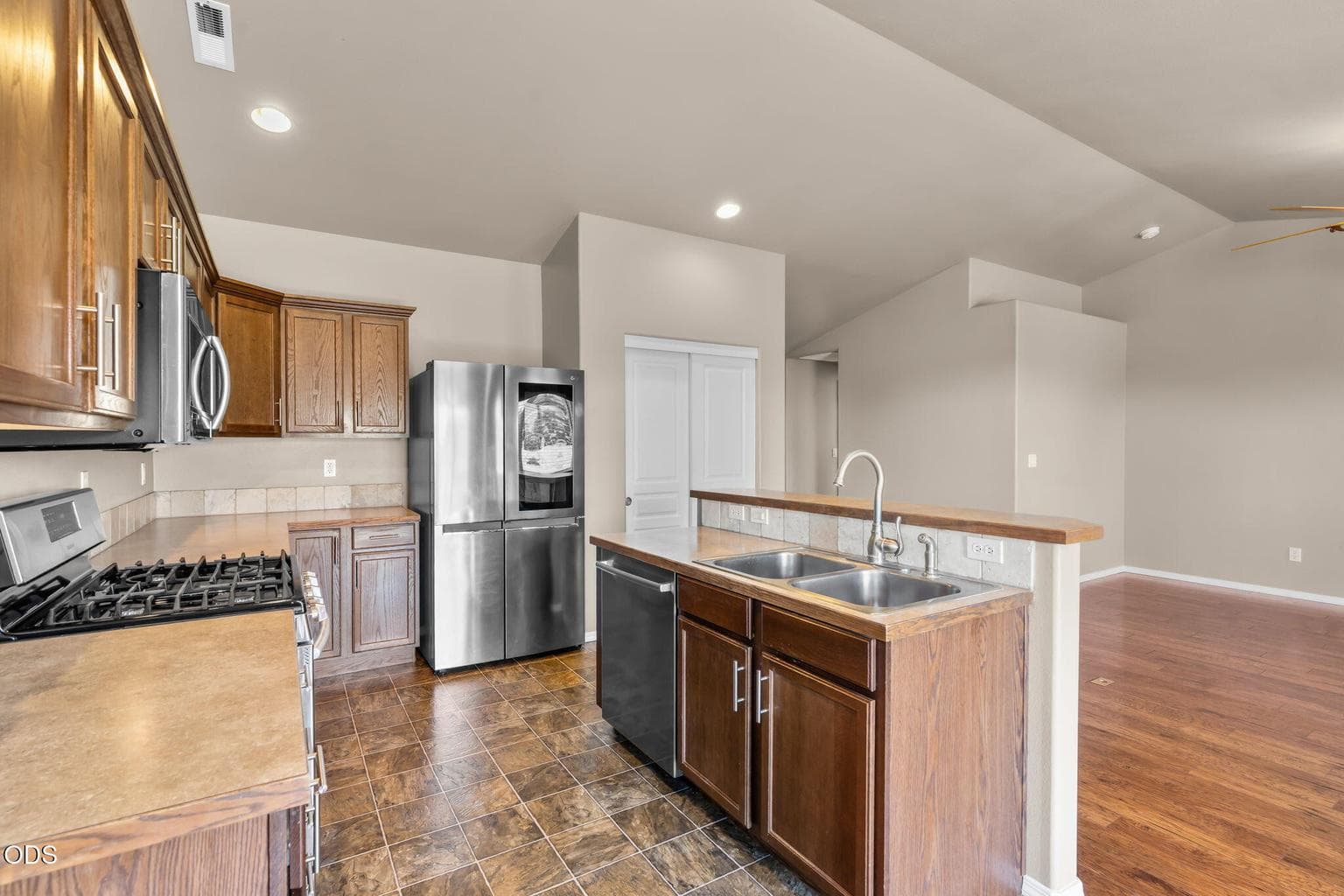Photo of 339 SW 33rd Drive 9 of 26