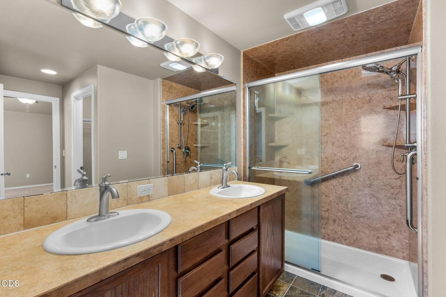 Photo of 339 SW 33rd Drive 16 of 26