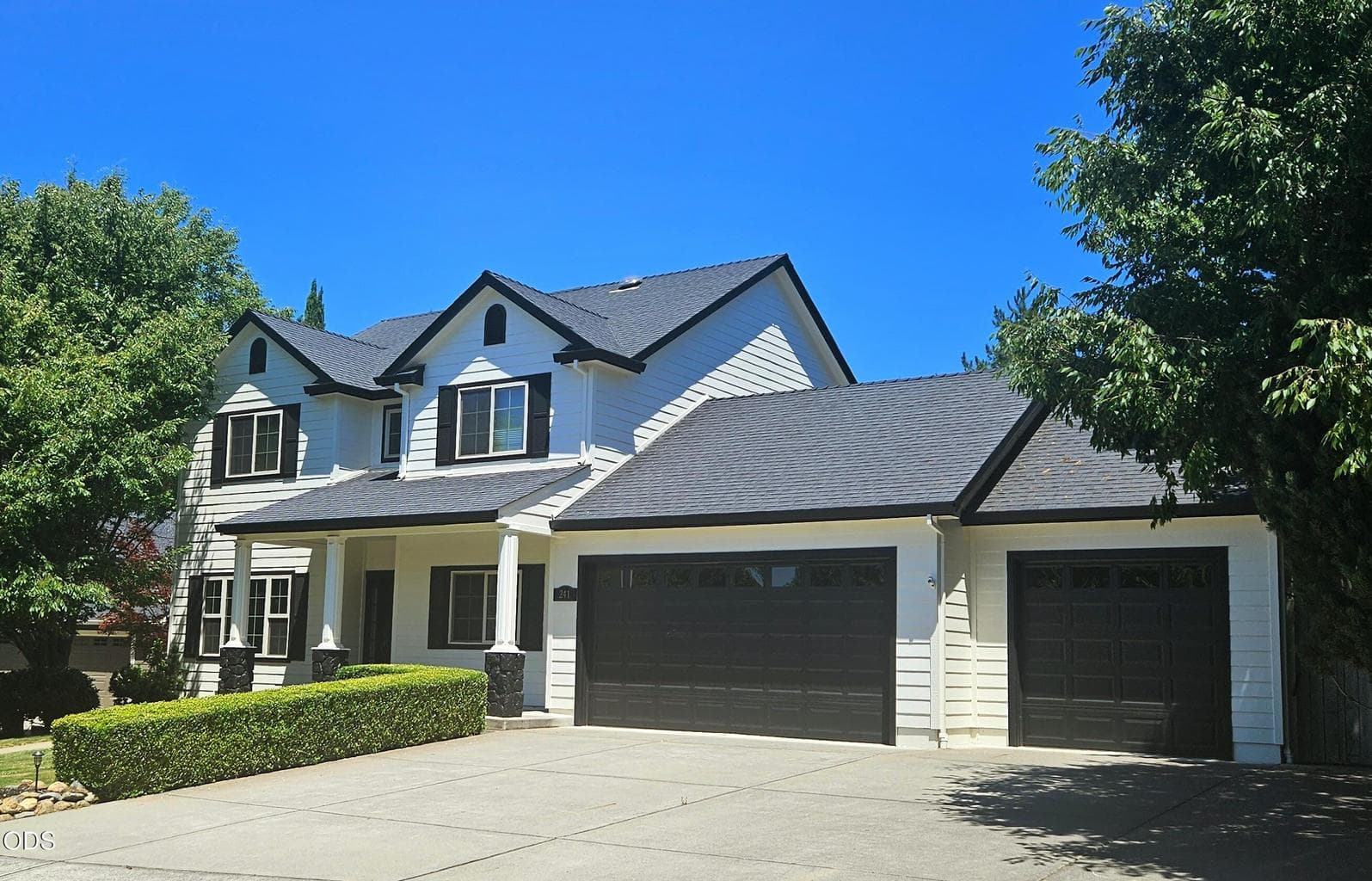 Photo of 241 Fieldbrook Court 1 of 29