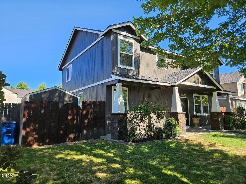 Photo of 1320 3rd Street 2 of 11